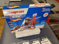 Snap-On Hot Wheel Tune Up Shop w/all 6 cars (Untouched for 20 years) picture