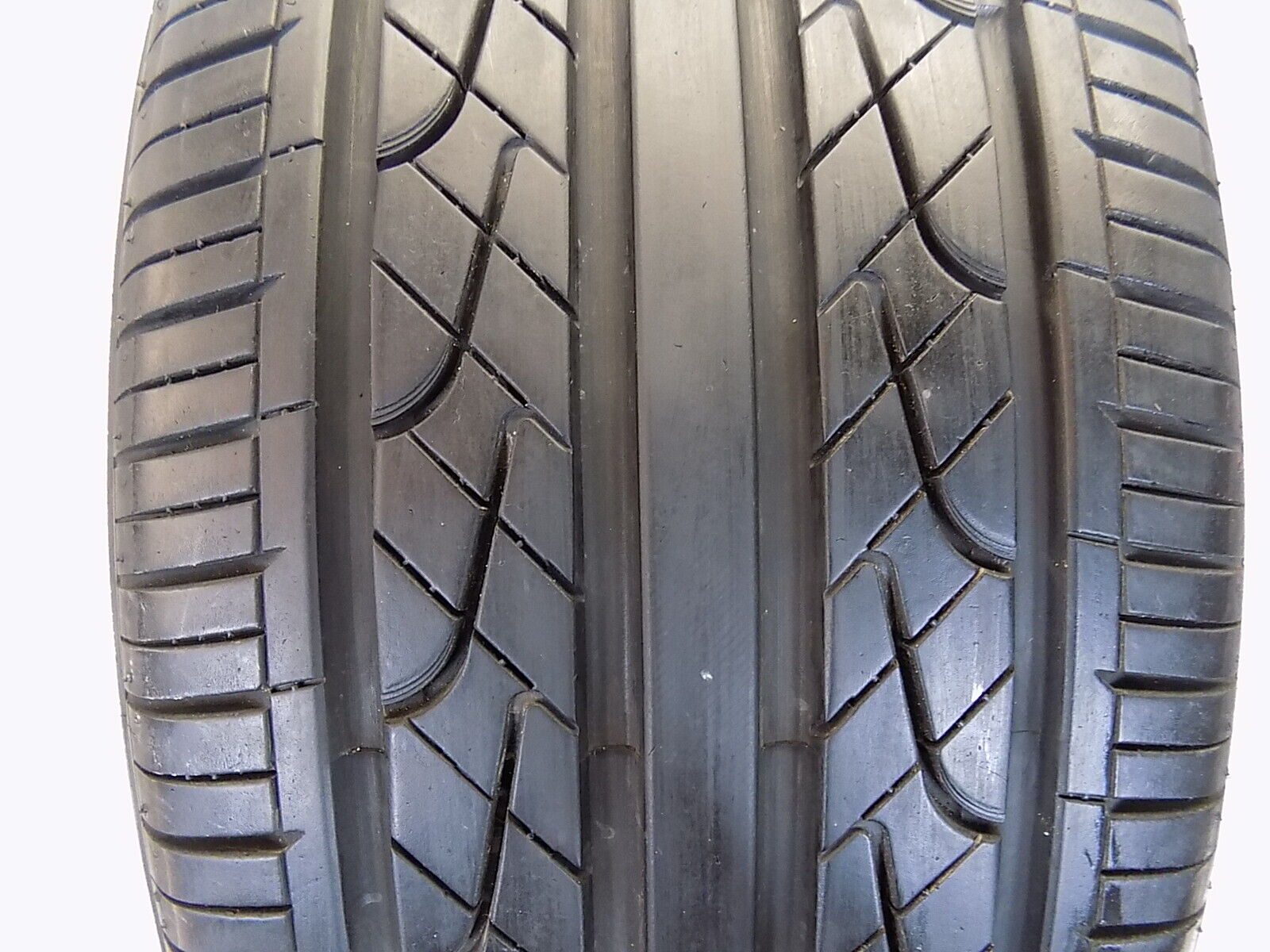 P225/45R17 Hankook Ventus V2 Concept 2 94 V Used 7/32nds