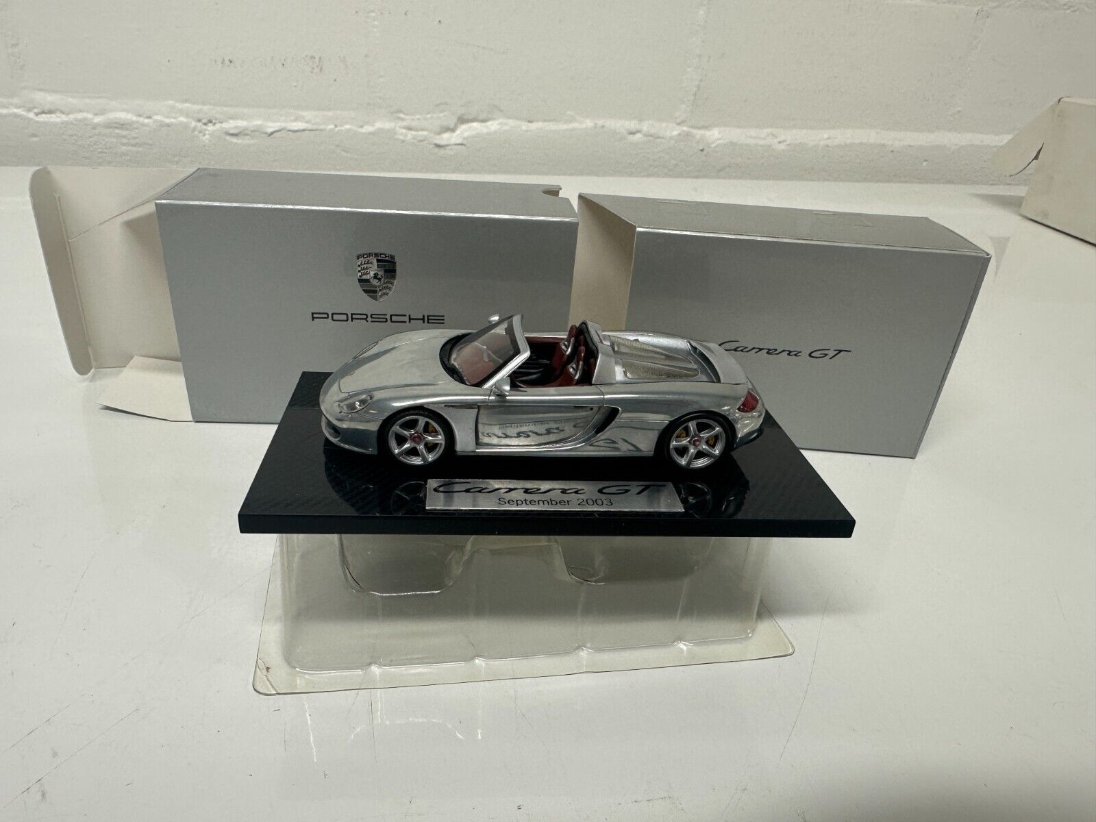 Porsche Carrera GT Car Model w/ Display 1:43 Genuine Original W