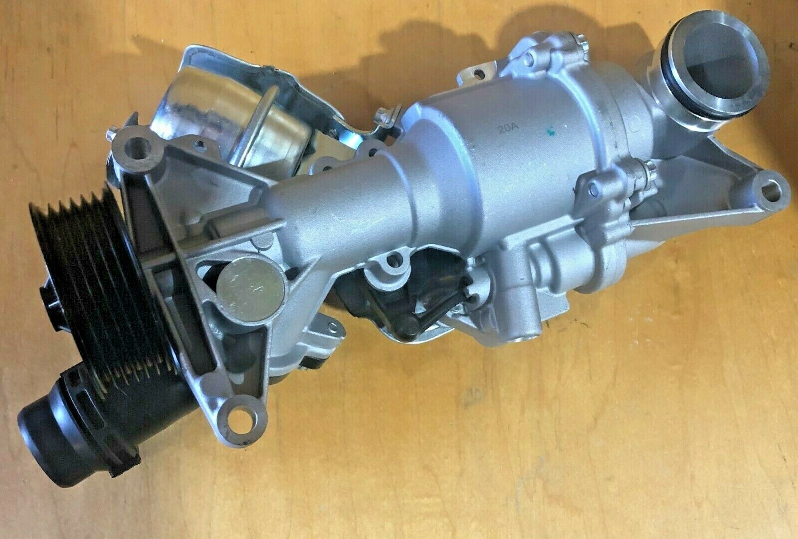 New Water Pump For Mercedes Benz C300 C350E GLC300 Complete High Quality 274