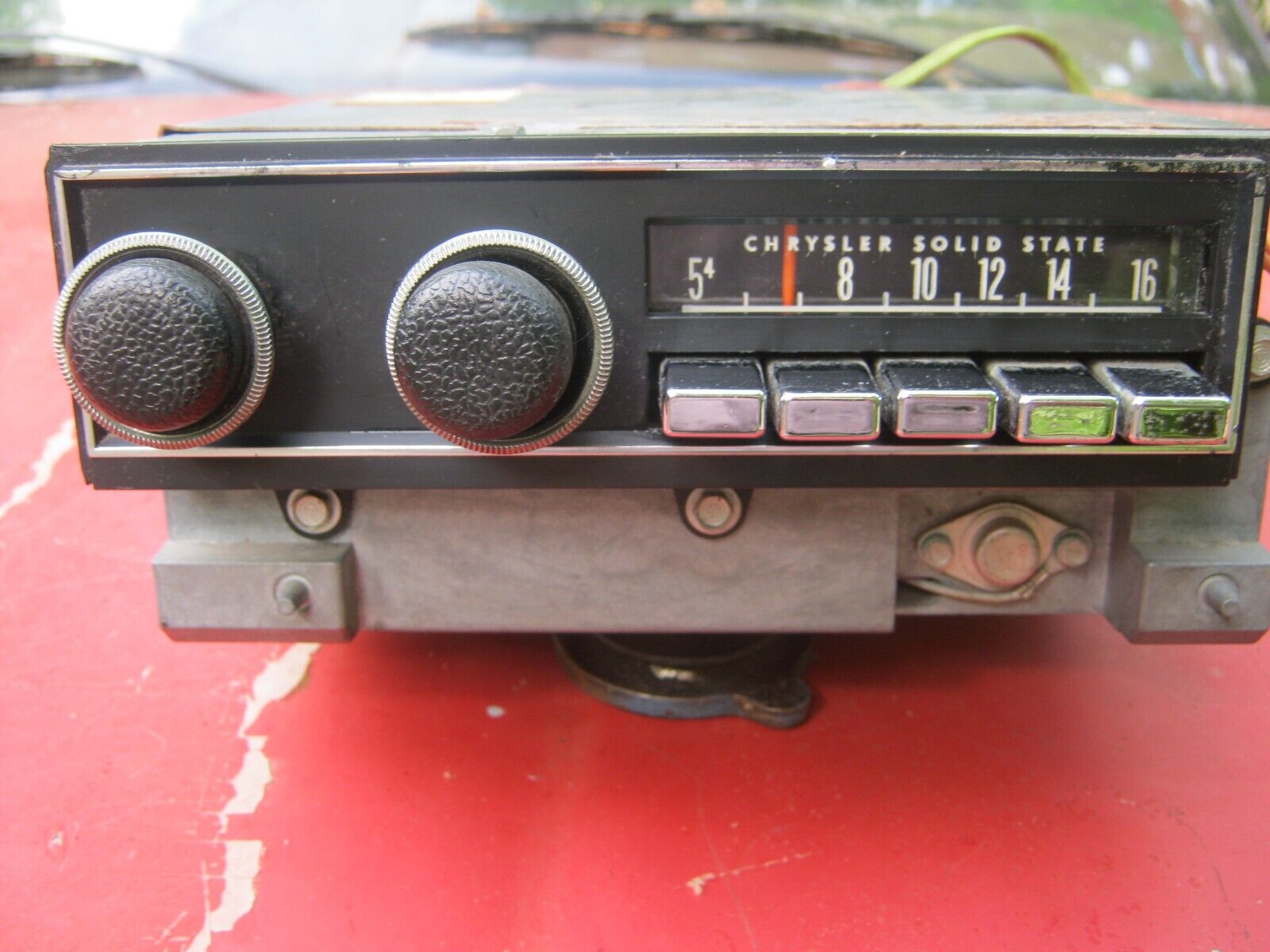 1970-1971 PLYMOUTH CUDA DODGE CHALLENGER E BODY  AM  RADIO  USED