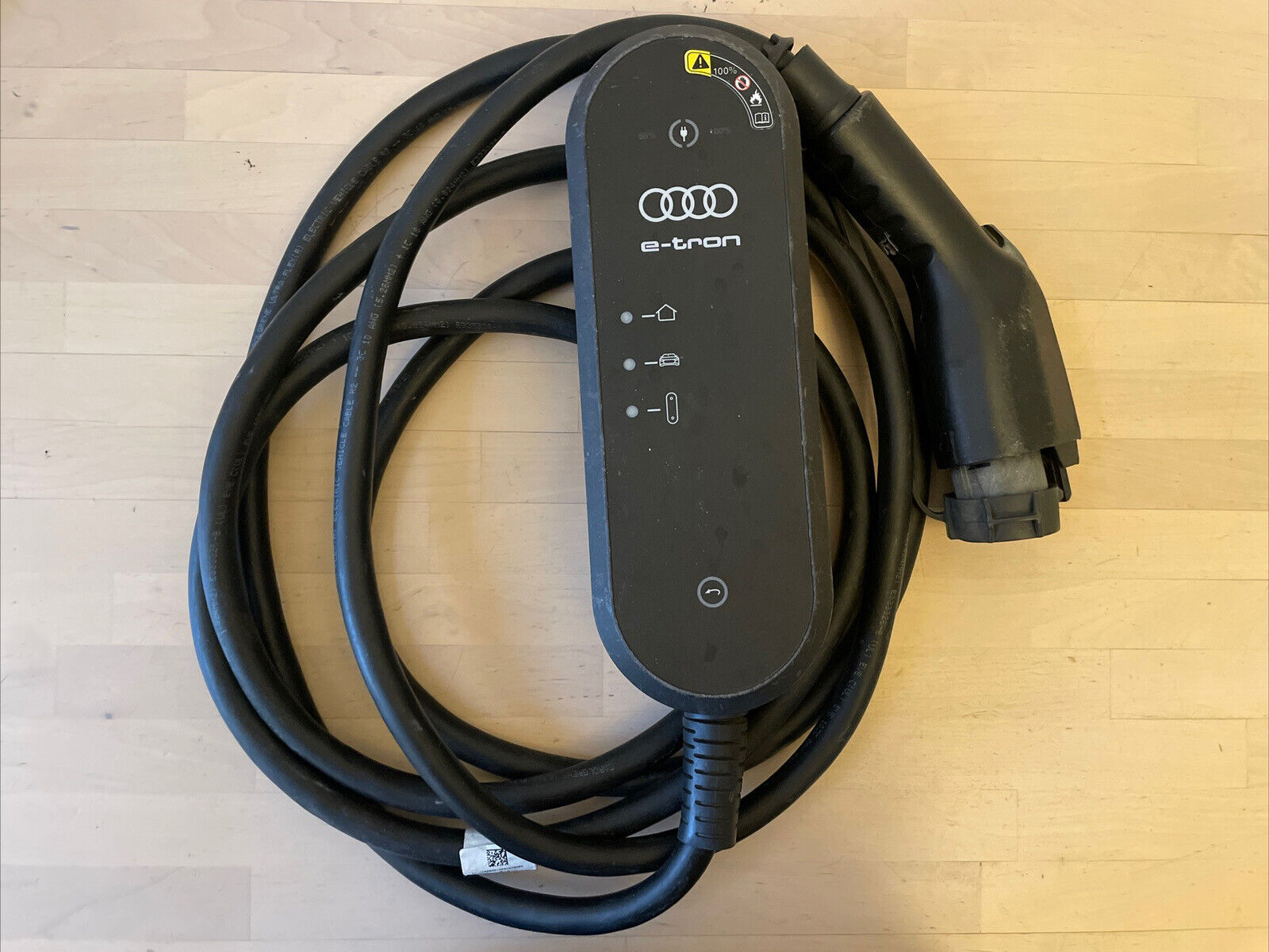 AUDI E-TRON EV CHARGER KIT 9.6KW 40A OEM CABLE CHARGING - NO ADAPTERS INCLUDED