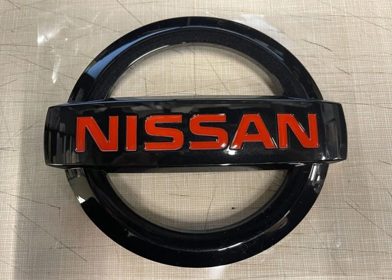 NISSAN EMBLEM GLOSS BLACK AND RED FITS FOR THE FRONT BUMBER FOR 350Z/370Z