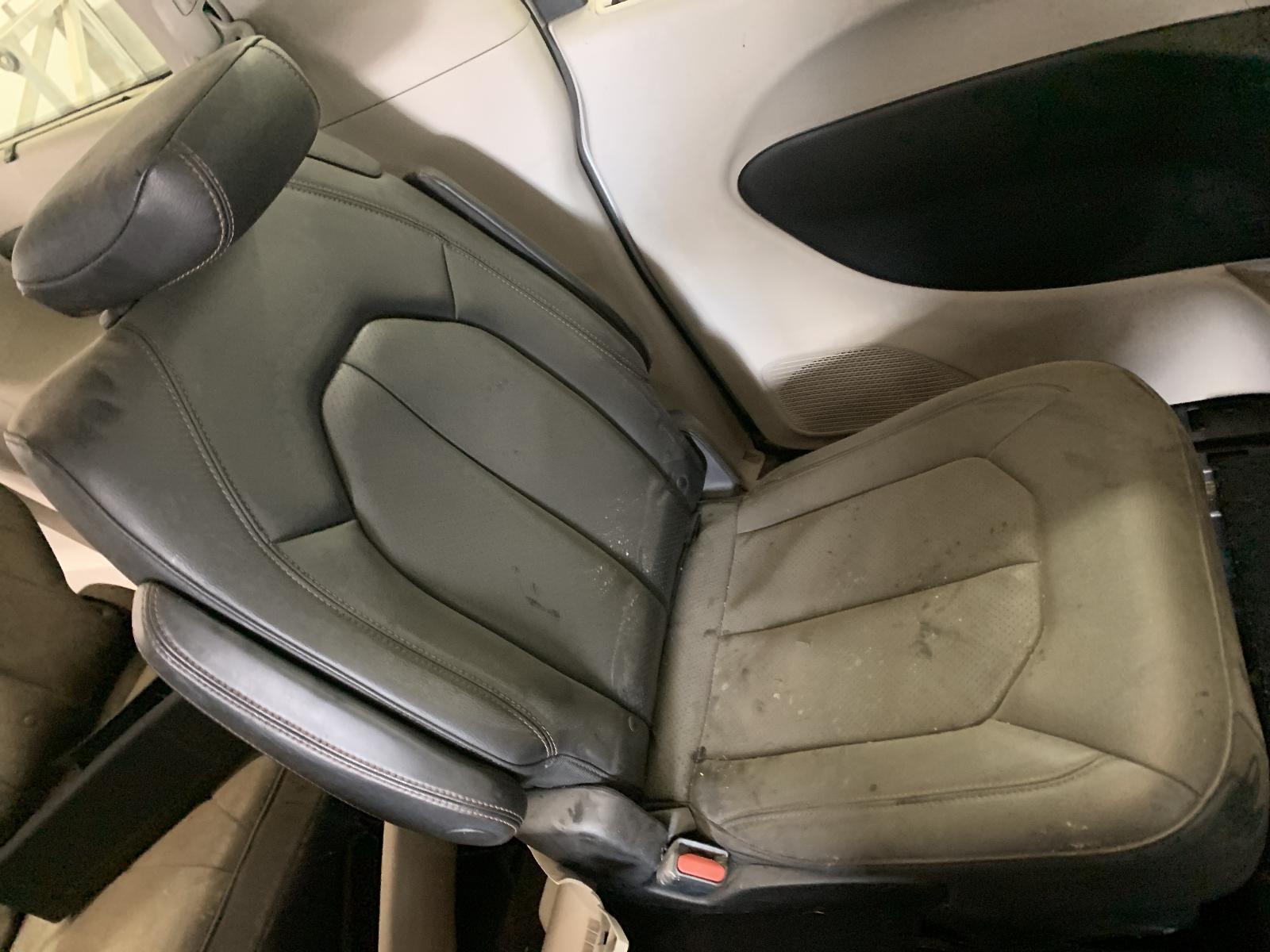 Used Seat fits: 2019 Chrysler Pacifica Seat Rear Grade A