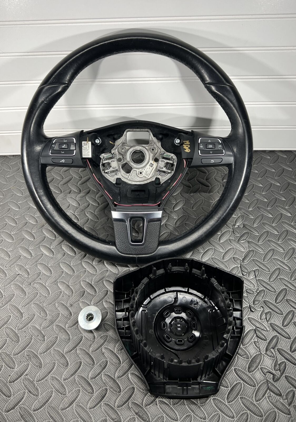 2012-2015 VW PASSAT BLACK LEATHER WRAPPED STEERING WHEEL WITH ACCESSORY CONTROLS
