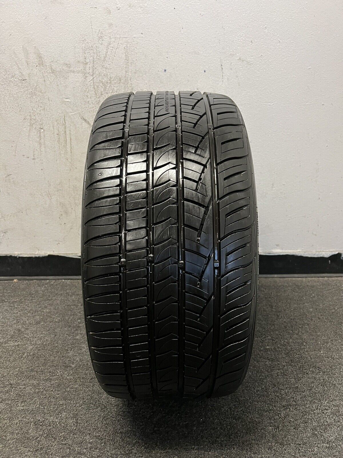 One Used General G.Max  255/35/ZR19 Tire