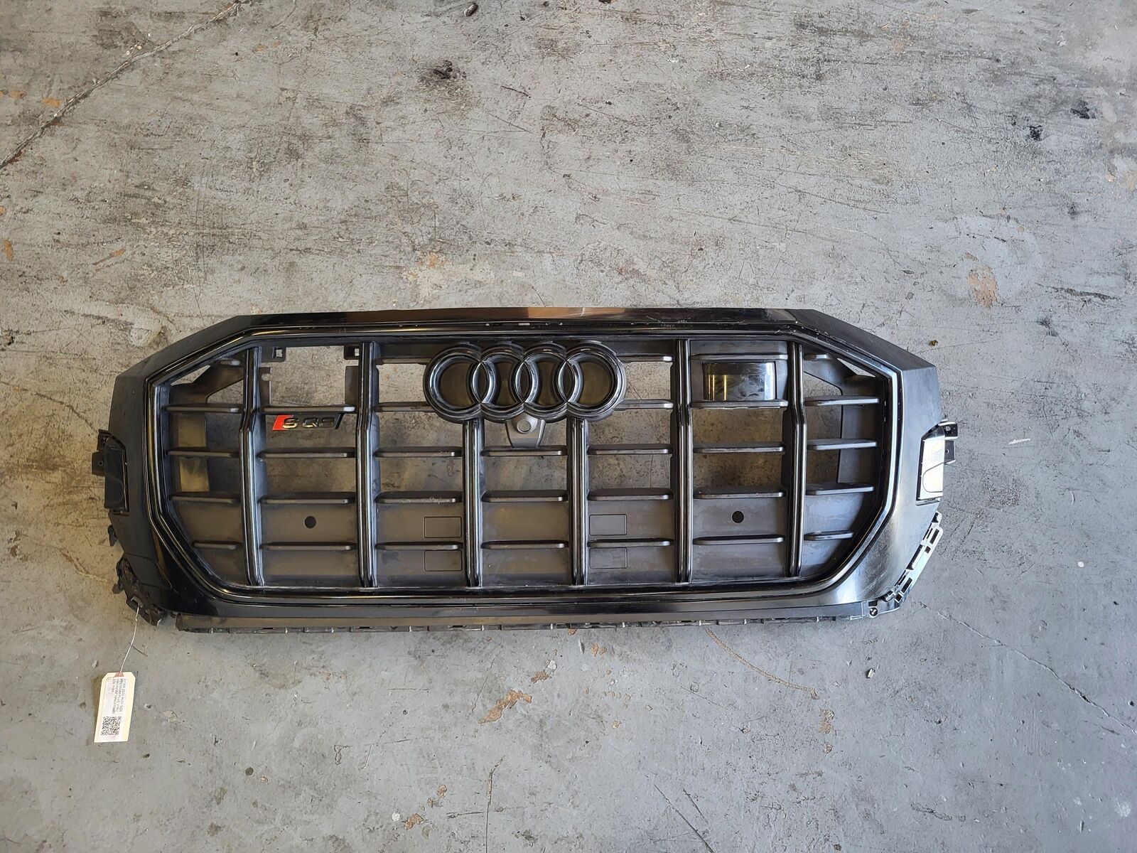 Front Bumper Grille Used OEM 2022 AUDI SQ8 4M0807241 21 23