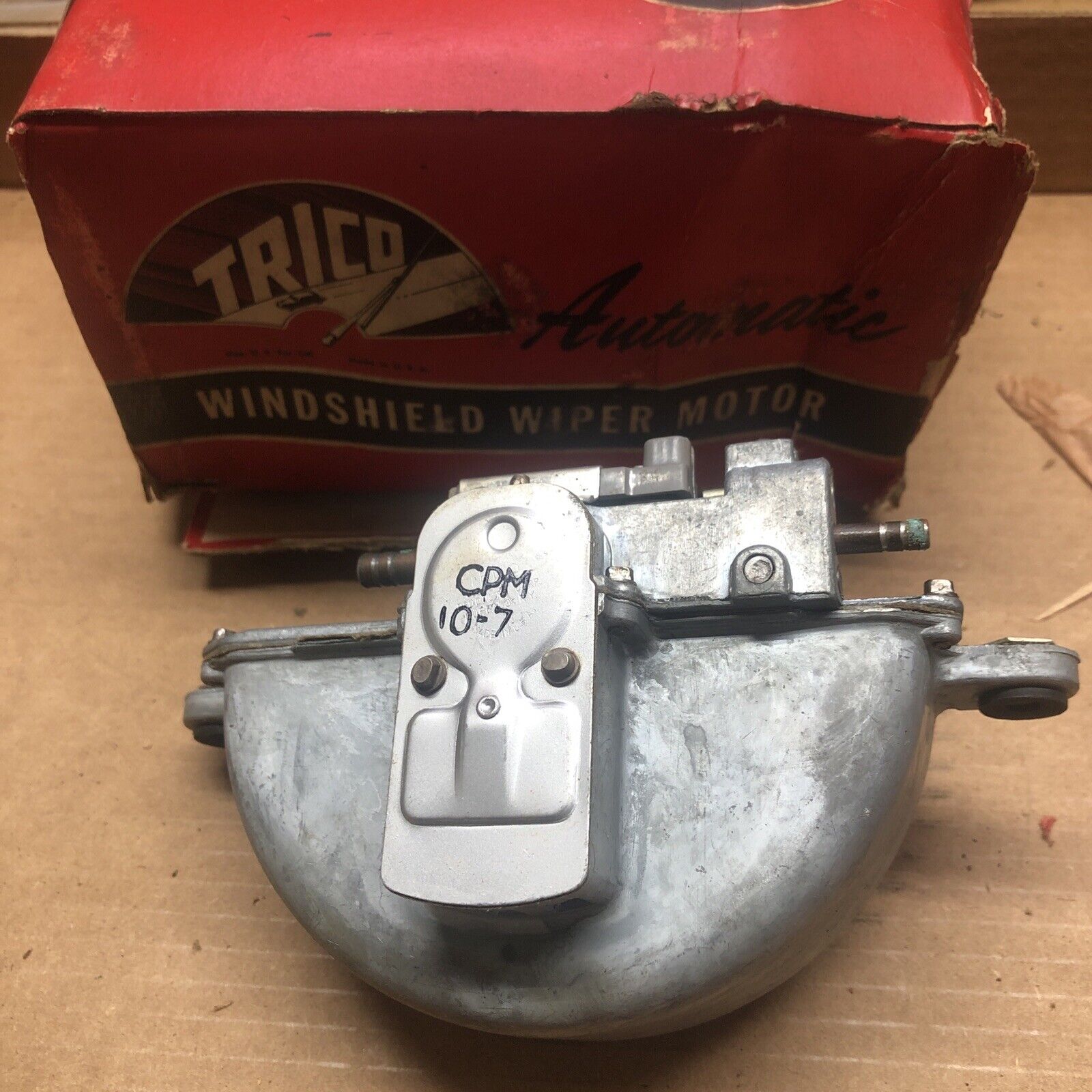 1949-50-51 CHEVY WINDSHIELD WIPER MOTOR IN BOX NOS CHM 10-7