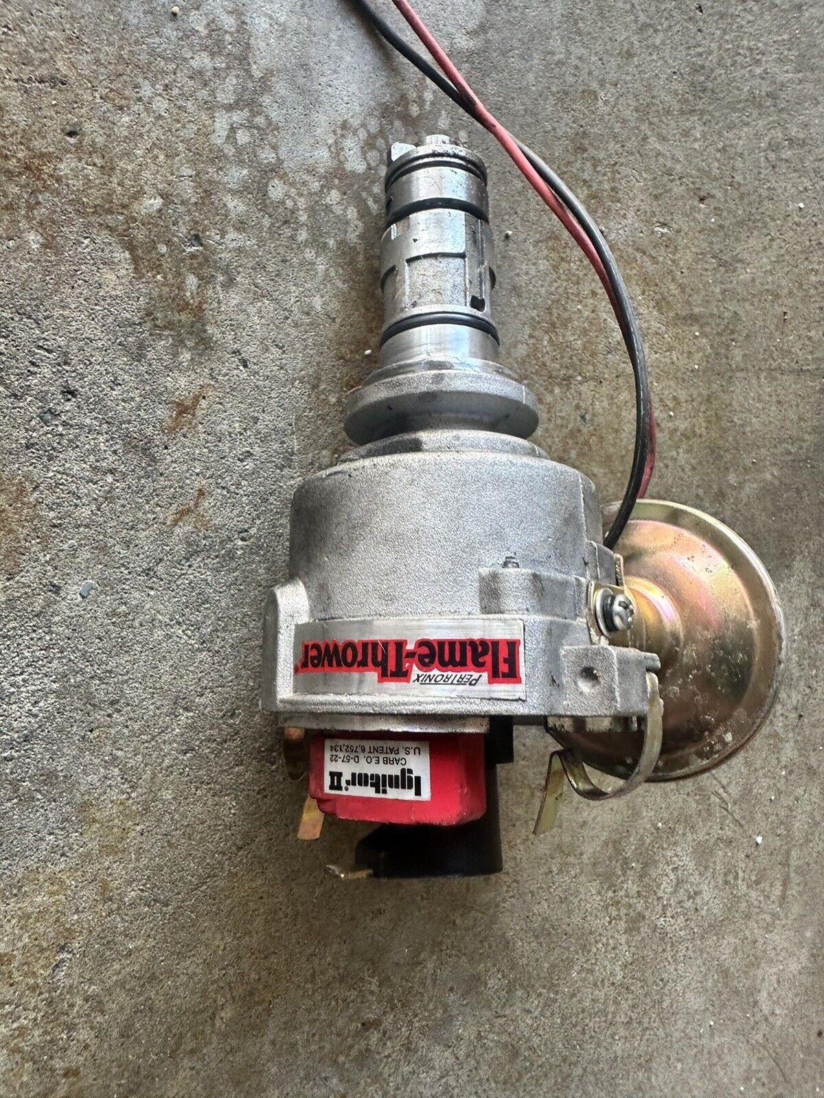 Pertronix flame thrower distributor With Vacuum.  D171618