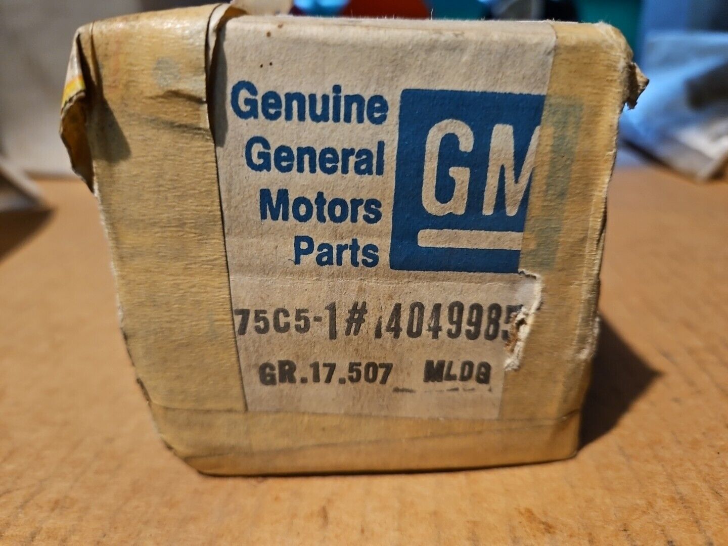 NOS GM 14049985 RH Body Side Molding Lower Rear For 73-78 Chevy/GMC Suburban 