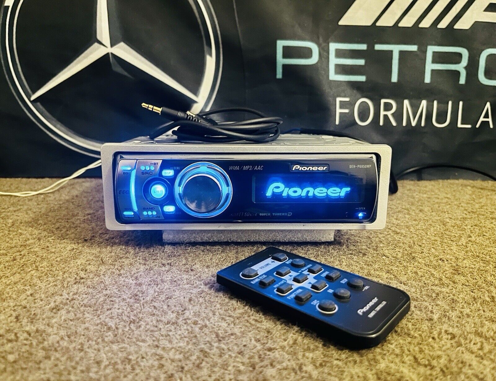 PIONEER DEH-P6850MP Car Radio FM/AM CD/Mp3/WMA/ACC AUX Receiver Dolphin Display