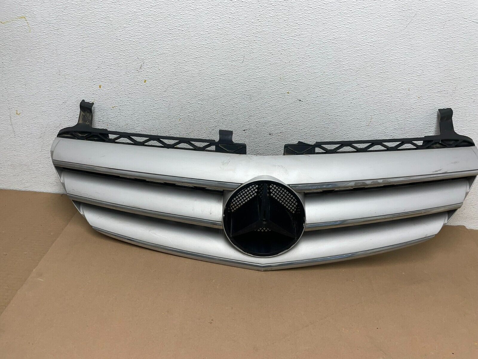 2006-2008 Mercedes W251 R-Class R350 R500 Front Upper Grill Grille 3428R OEM