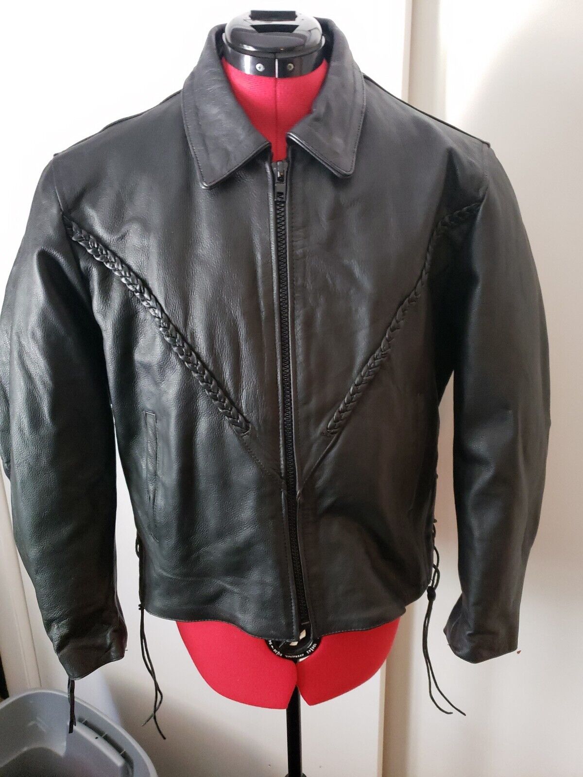 Vintage Unik Women’s Sz LARGE  Insulated Black Braided Leather Motorcycle Jacket