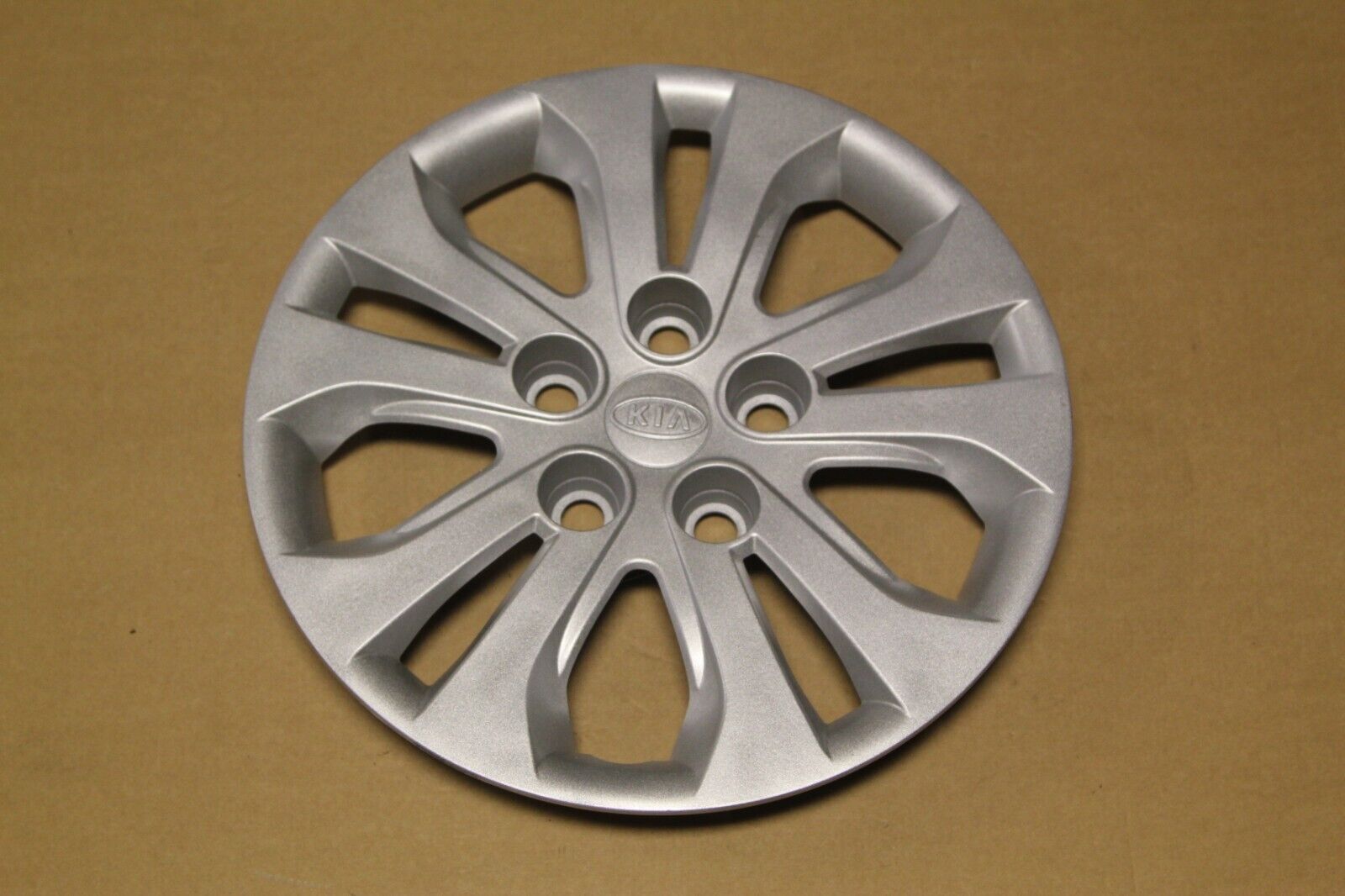 2010-2013 KIA FORTE 15” wheel cover hub cap 66021 P/N 52960-1M000