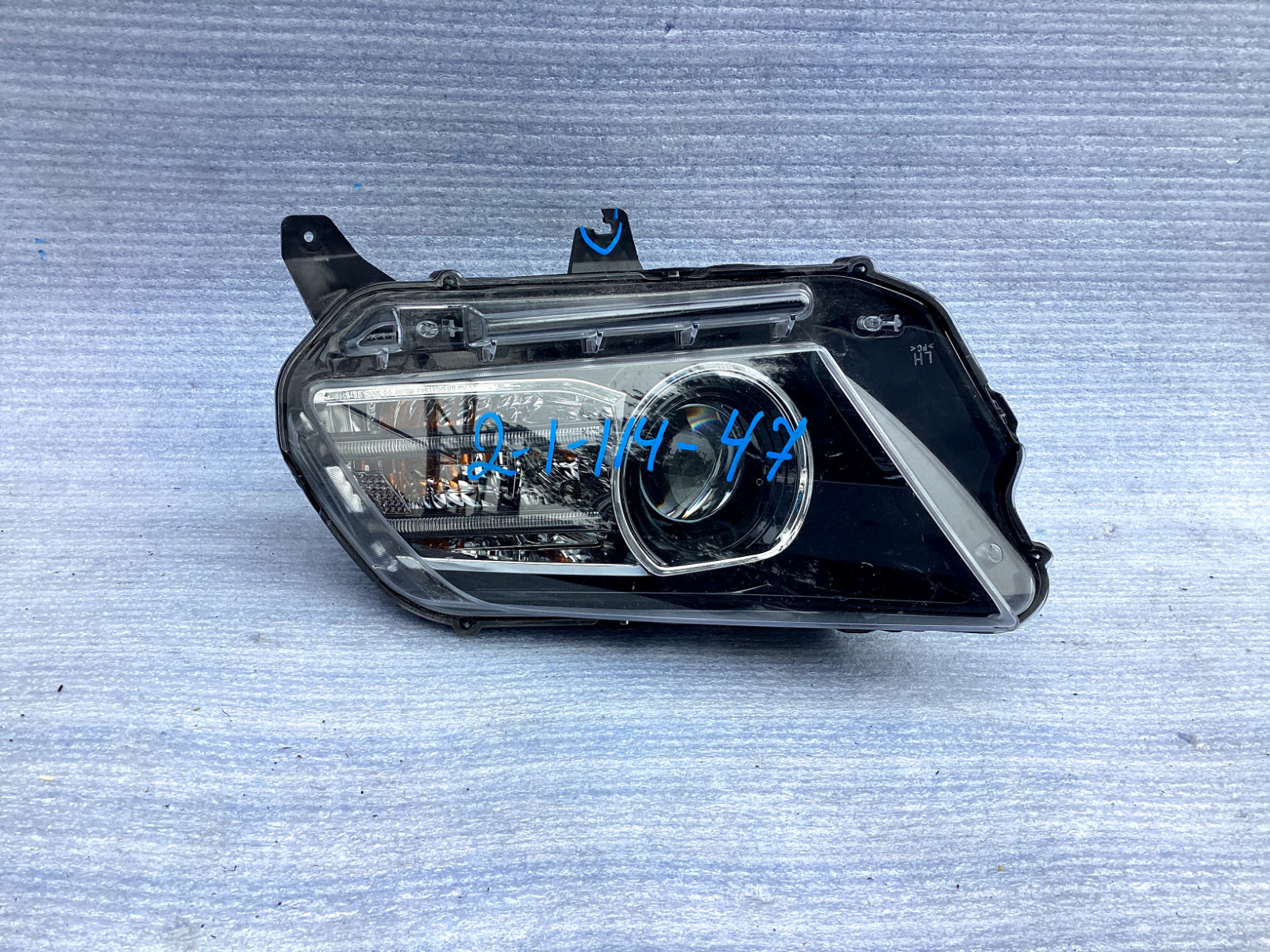 2013-2014 Ford Shelby GT500 left headlight