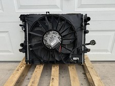 10-19 Jaguar XF OEM ENGINE RADIATOR A/C FAN COOLING ASSEMBLY 5000761 picture