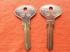 2 VOLKSWAGON VANAGON VW KEY BLANKS 1981 1982 1983 1984 1985 1986 1987 1988 89 90 picture
