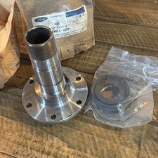 NOS OEM E6TZ-3105-F Ford Front Dana 44 IFS Spindle 1986-96 F-150 Truck Broncos picture