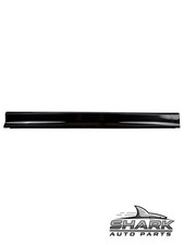 2024-2026 Porsche Macan Front Right Passenger Side Door Molding P/N 95C837096 picture