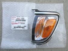 01-04 TOYOTA TACOMA FRONT LEFT SIDE TURN SIGNAL INDICATOR CORNER LIGHT OEM NEW picture