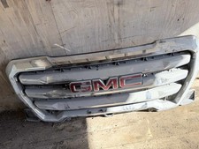 2020-2023 GMC Sierra 2500 Grille Damage On Plastic picture