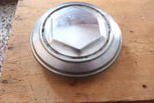 OE vintage center piece 79-89 Chrysler 15 in wire wheelcover Hollander #433 picture