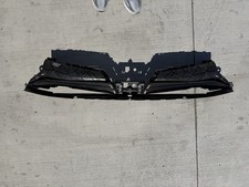 LUCID AIR AIR SHUTTER GRILLE 2022 2023 2024 2025 P11-E33000-05 OEM Damage picture