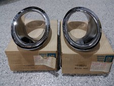 66 67 C2 Corvette LH/RH Exhaust Bezels--GM #3892225/3892226--NOS picture