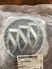 2013-16 Buick Encore Grill Emblem #95330834 New In Package picture