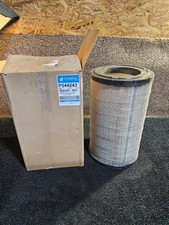 Donaldson P544243 Air Filter with Primary Radial Seal Technology Cellulose Media picture