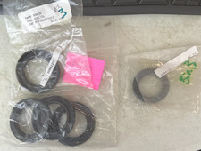 4PK AND 1 NEW OEM POLARIS OILS SEALS CRANK SEALS 1 OF 3084122 4OF 3084120 picture