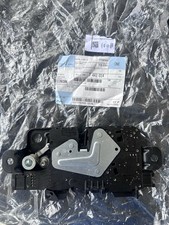 BMW G8X Trunk actuator (UK744101413) picture