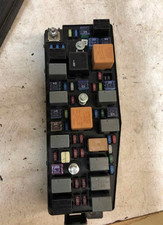 2008-2009 Saturn Vue Engine Fuse Box Assembly OEM picture