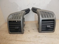 04-12 Colorado Canyon - Silver Dash Outer Air Vent Left & Right Pair Set OEM picture