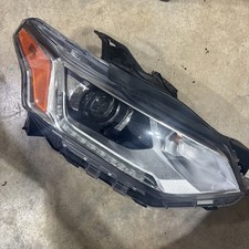 2018-2021 CHEVROLET TRAVERSE RIGHT PASSENGER SIDE XENON HEADLIGHT 84289678 OEM picture