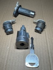 1988-1991 HONDA CRX Si IGNITION DOOR LOCKS AND HATCH CYLINDER SET WITH KEY EF  picture