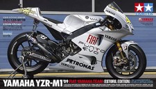 Tamiya 1/12 Yamaha YZR-M1 '09 Fiat Yamaha Team Estoril Edition Plastic Model Kit picture