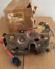 NEW 1987-92 NOS OEM GM CADILLAC FRONT RIGHT PASSENGER SIDE DOOR LOCK LATCH  picture
