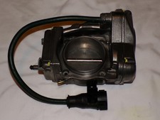 1993-1996 MERCEDES W124 SL320 E320 ENGINE THROTTLE BODY UNIT 000 141 5725 picture