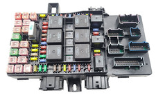 2003 2004 2005 FORD EXPEDITION LINCOLN NAVIGATOR FUSE BOX RELAY PANEL FUSEBOX picture