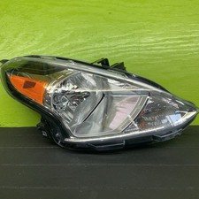 2015-2019 Nissan Versa Headlight RH  picture