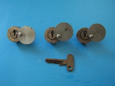 Ford Sierra RS Cosworth 3dr / 500 Genuine Centre Locks With Key Set Of 3 picture