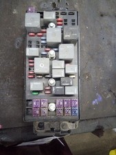 2008-2009 Saturn Aura Engine Fuse Box Assembly OEM picture