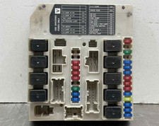2008-2010 Nissan Rogue Engine Fuse Box Assembly OEM picture