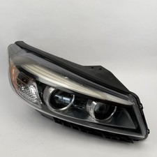 2016-2018 Kia Sorento Right Passenger Halogen Headlight Assembly OEM 92102-C6 picture