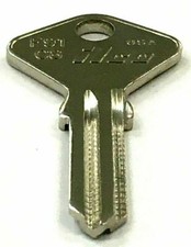 1991-1993 Alfa Romeo Spider Veloce Key Blank F91C8 FT32 Key Blanks picture