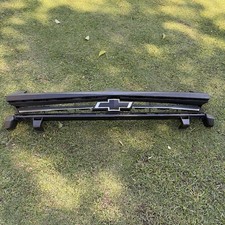 2016 2017 2018 Chevrolet Camaro Front Grille Grill 84140573 OEM Black W/ Emblem picture