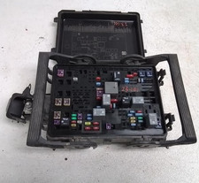 2017-2019 Chevy Silverado Sierra 1500 2500 Engine Compartment Fuse Box 84008527 picture