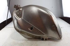 2005 04-06 yamaha yzf r1 GAS TANK FUEL CELL PETROL RESERVOIR picture