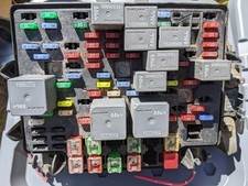 06-07 Chevy Silverado Sierra LBZ Duramax Underhood Fuse Box 15216917-02 picture